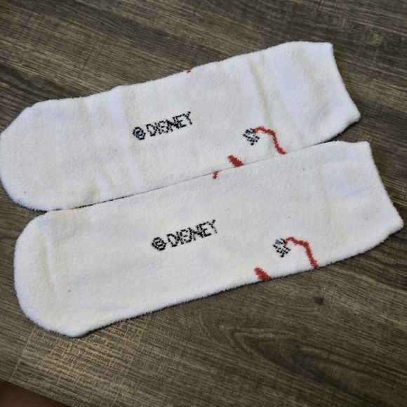 ๐๐ Jack Skellington Santa Fuzzy Socks - Picture 5 of 6